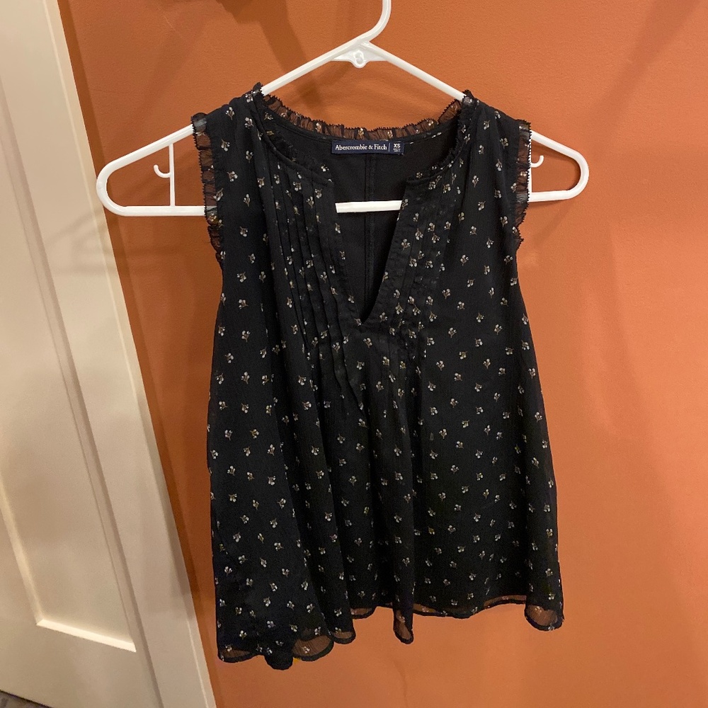 Delicate Chiffon top Abercrombie &fitch